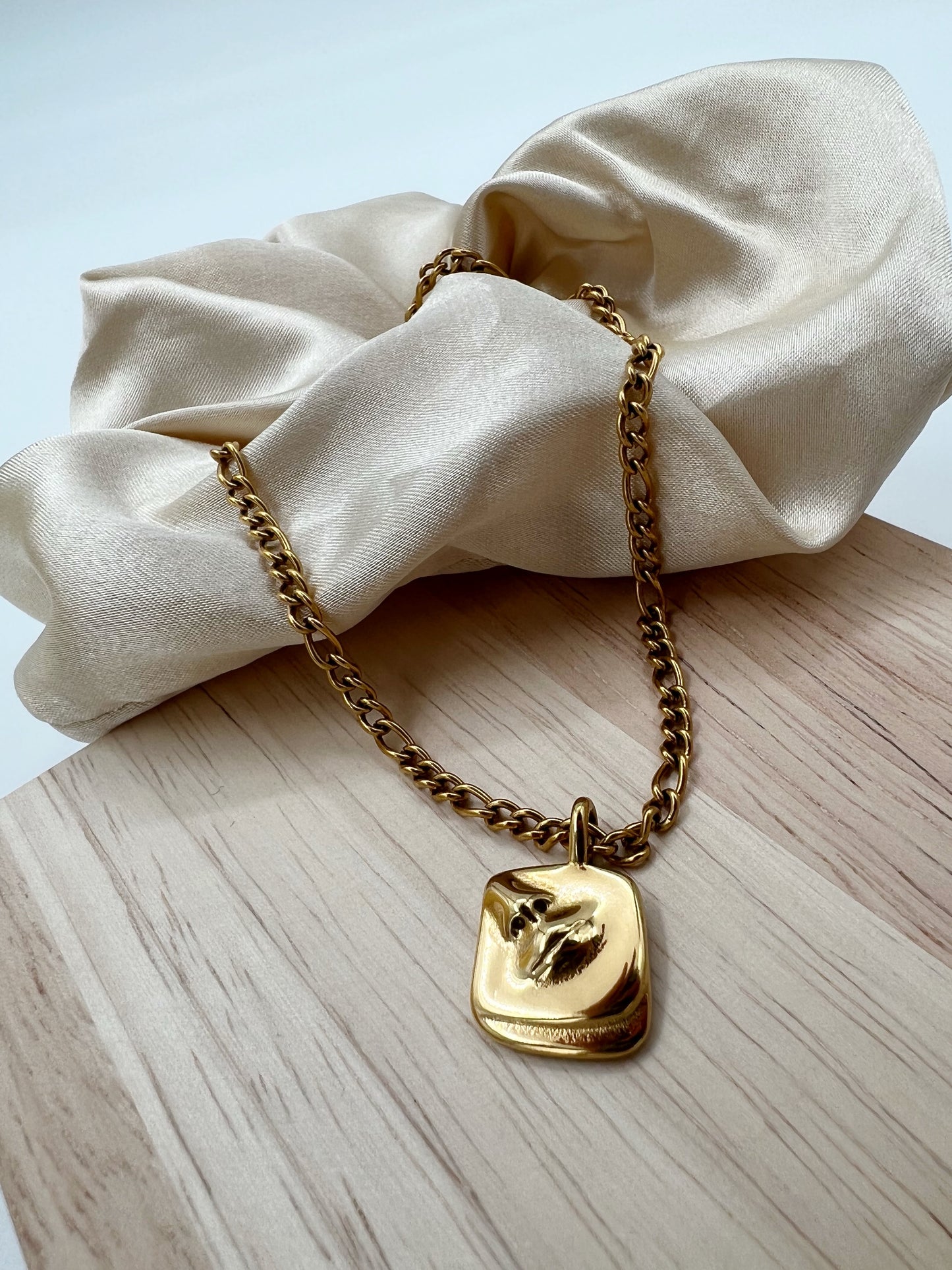 Stay Beautiful Neklace